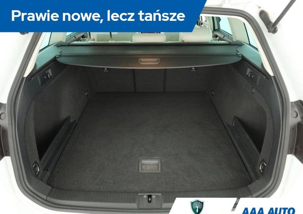 Volkswagen Passat cena 71000 przebieg: 135484, rok produkcji 2016 z Władysławowo małe 277